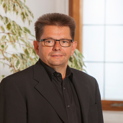 Kulturamtsleiter Fred Tischler:
Die Stadt Sulzbach-Rosenberg mit ihrer einzigartigen Kulturwerkstatt freut sich auf Ihren Besuch ...
... und hier kommen Sie direkt zu meiner Präsentation. Kulturamtsleiter Fred Tischler:
Die Stadt Sulzbach-Rosenberg mit ihrer einzigartigen Kulturwerkstatt freut sich auf Ihren Besuch ...
... und hier kommen Sie direkt zu meiner Präsentation.